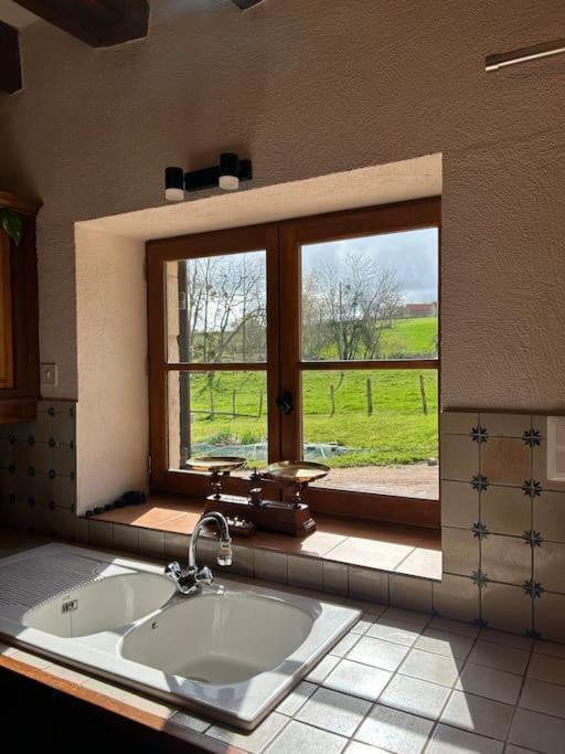 La Maison De Barbara La Guiche Экстерьер фото